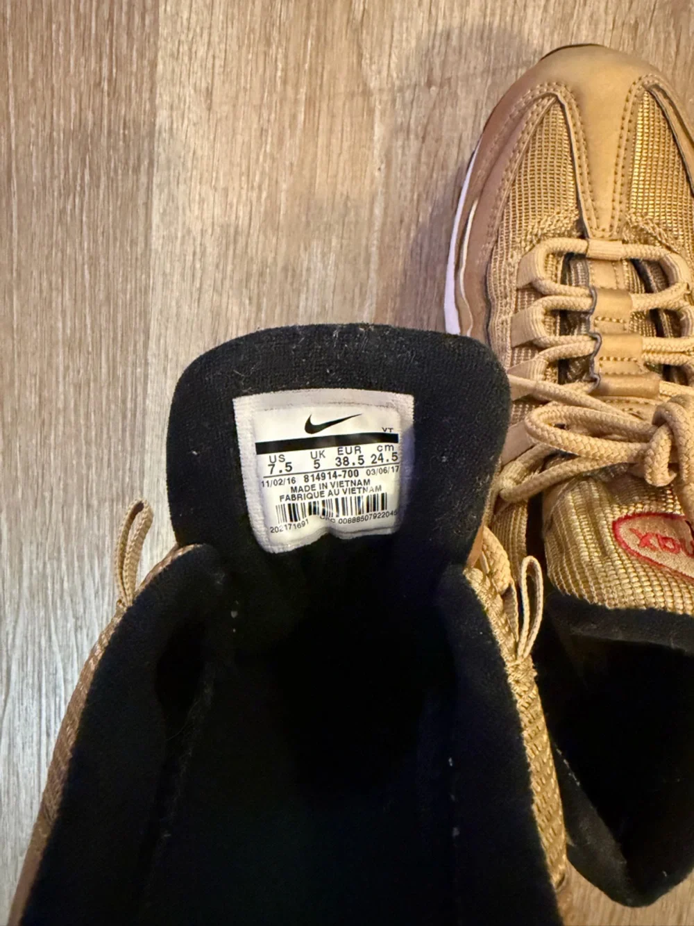 Women’s Nike Air Max 95 Metallic Gold - Picture 2 of 5
